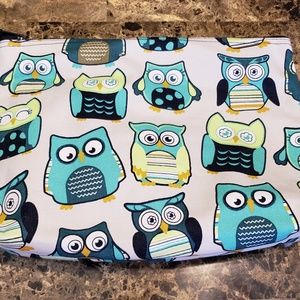 💚Thirty One Zipper pouch in owl print